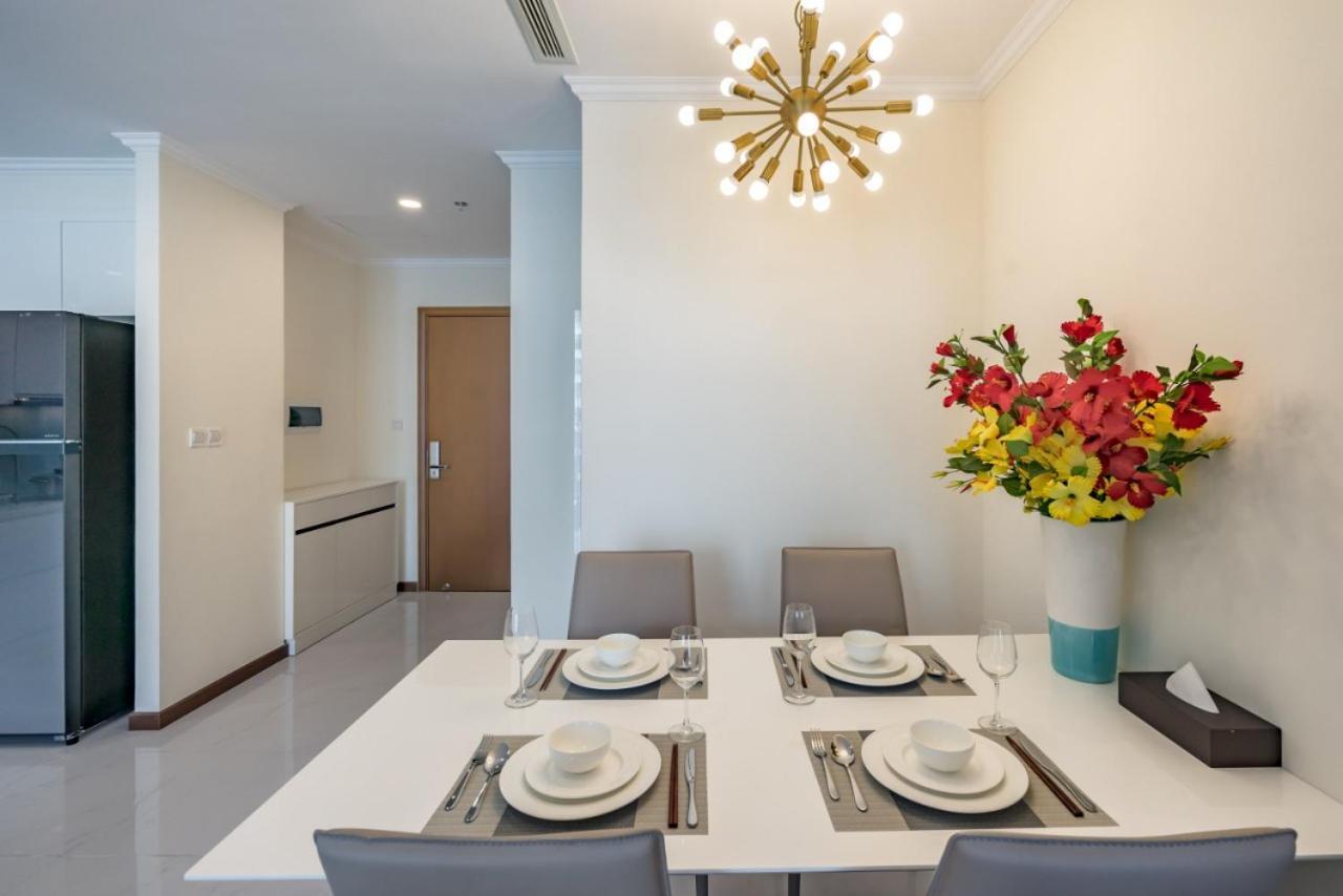 Căn hộ 2 Bedrooms At Landmark Vinhomes Park